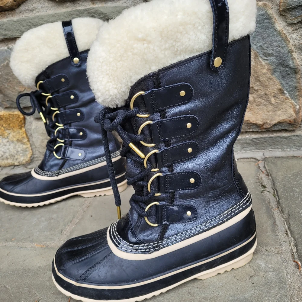 Sorel Joan of Arctic holiday sherpa snow boots